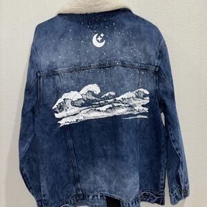 NWOT Men Revolt Tubbo Blue Denim Jacket Size Large, Removable Collar Ocean Decal